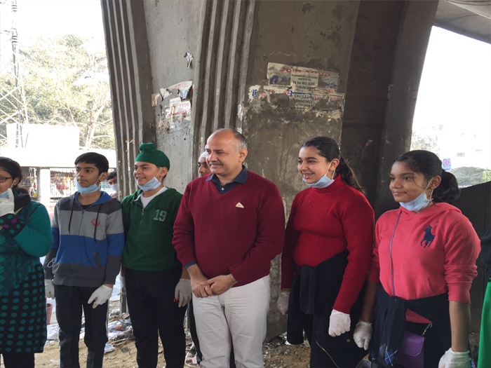 Deputy CM, Mr Manish Sisodia drops by during a SPOT FIX by the Citizenship Programme!