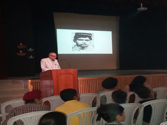 The School chairman interacts with class 4 on Sardar Patel on the occasion of 31 October, the leader's birth anniversary.