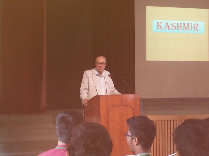 The Chairman enlighten students on Kashmir