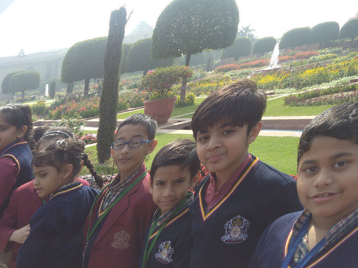 Class 2 visits the Mughal Gardens