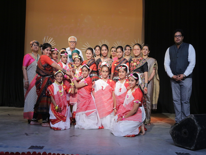 Honours at Jugalbandi18-inter school primary level music- dance competition
